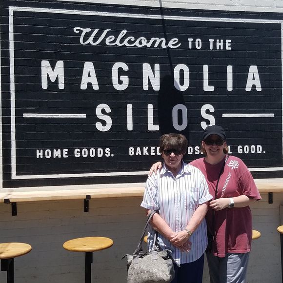 Meet your Posher, Michelle - Picture 3 of 5